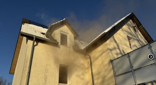 Trockner fängt Feuer: Vier Menschen bei Höxter in verrauchtem Haus gefangen