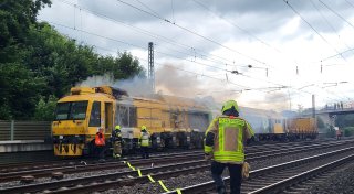 Brennender Zug löst Großeinsatz der Feuerwehr Bad Oeynhausen aus