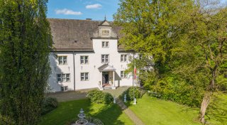 Wohnen wie im Märchen: Im Kreis Lippe steht ein Schloss zum Verkauf