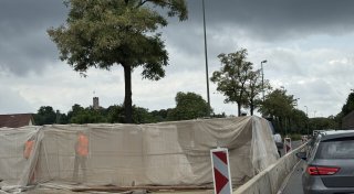 Wenig zu sehen: Was wird eigentlich auf Bielefelds Ostwestfalendamm gebaut?