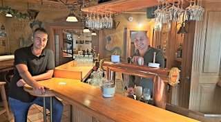 So will ein Duo aus Paderborner das Wirtshaus Frankenburg in Steinheim retten
