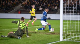 Isaiah Young verlängert Vertrag bei Arminia Bielefeld