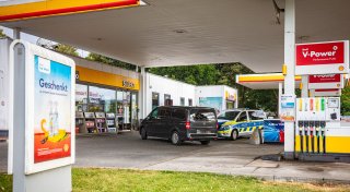 Bielefelder Tankstellenräuber verliert auf der Flucht Beute und Pullover