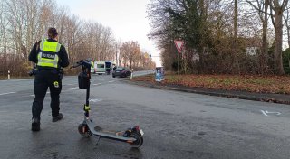 18-jähriger E-Scooter-Fahrer bei Unfall in Kirchlengern lebensgefährlich verletzt