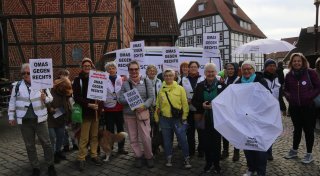 Nazi-Demo in Herford: Bündnis gegen Rechts klagt gegen Polizeiauflagen für Gegendemos