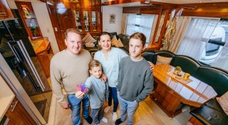 Schausteller-Familie im Kreis Gütersloh lebt in 70 Quadratmeter großem Luxus-Wohnwagen