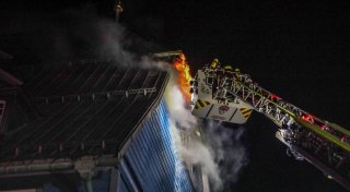 Verdächtiger nach Brand von größter Holzkirche ausgemacht