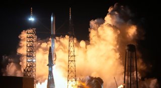 Jeff Bezos' neue Rakete schafft es schon im Erstflug ins All