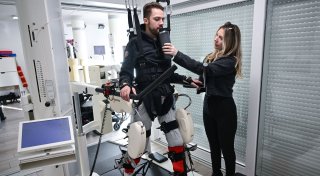 Gelähmter Eishockeyspieler: Gütetermin in Garmisch