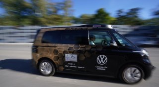 VW zeigt fahrerlosen E-Bulli - Zulassung ab 2027 angestrebt