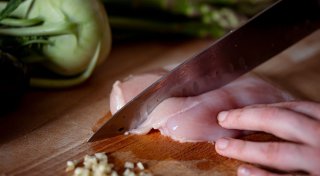 Menschen essen mehr Geflügelfleisch - 13,6 Kilo pro Kopf