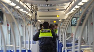 Angst in Bus und Bahn: Junge Frauen fühlen sich im NRW-Nahverkehr besonders unsicher