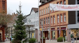 Holzmindens trauriger Weihnachtsbaum sorgt für Aufsehen