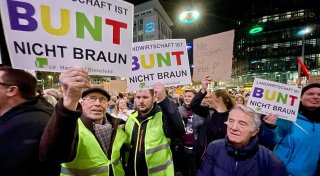 Demo in Bielefeld: Tipps für kreative Plakatsprüche gegen Rechtsextreme
