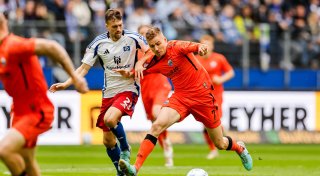 Filip Bilbija vom SC Paderborn sorgt nach dem Hamburg-Spiel für besonderen Moment