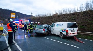 65-Jährige kam ums Leben: Polizei sucht Zeugen für schweren Unfall auf der B482 in Porta Westfalica