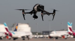 Drohnenvorfälle häufen sich über deutschen Flughäfen - OWL-Airport betroffen