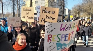 Demos und Kundgebungen: Wie retten wir die Demokratie im Kreis Höxter?