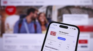 Alle App-Nutzer betroffen: Darum verklagt Digitalcourage die Deutsche Bahn
