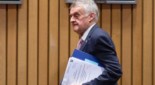 Ermittler: Schuss auf bewaffnete Zwölfjährige im Treppenhaus