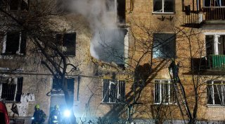 Neue Luftangriffe auf Kiew - Einschläge in Wohnhäusern