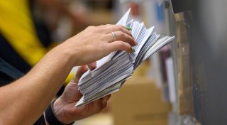 Der Portoerhöhung sei Dank: Post-Geschäft zieht an