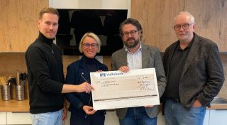 Immobilienbüro aus Bad Oeynhausen spendet 8.000 Euro für den Kinderschutzbund