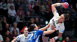 Handballerinnen bangen um Einsatz von Rückraum-Ass Vogel