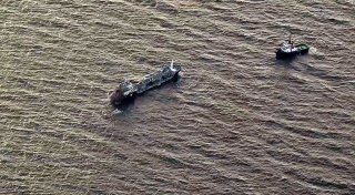 Brennendes Tankschiff erreicht Rostock
