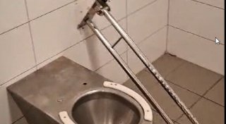 Vandalismus auf öffentlichen Toiletten - Stadt Beverungen zieht Konsequenzen