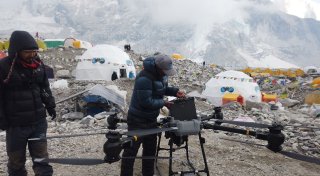 Drohnen übernehmen Lastentransport am Everest