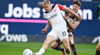 Partycrasher für Frankfurt: St. Pauli so gut wie gerettet