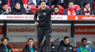 Trotz Abstiegsnot: Holstein Kiel verlängert mit Trainer Rapp