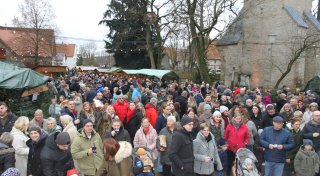 Adventsmarkt im Lichtenauer Dorf hat Kultcharakter