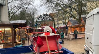 Herfords Weihnachtsmarkt-Bilanz: „Der fliegende Weihnachtsmann hat es rausgerissen“