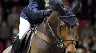 Brite Whitaker gewinnt Weltcup-Springen in Helsinki