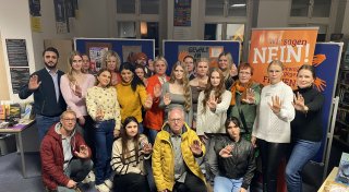 Enger setzt Zeichen: Solidarität und Wut zum Tag gegen Gewalt an Frauen