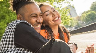 Lächeln, loben, lachen: Wie wir so echte Verbindung schaffen