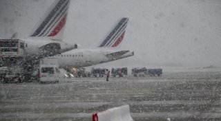 Probleme bei Rückflug des SC Verl: Massiver Schneefall verzögert Landung in Deutschland