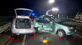 Zwei Autofahrer bei Zusammenstoß auf George-Marshall-Ring in Paderborn schwer verletzt