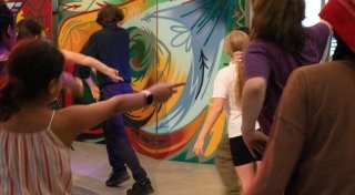 Kostenlose Workshops für junge Leute: Bielefelds Nachtfrequenz startet in sechs Locations