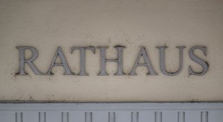 Studie: Brandmauer zu AfD in Kommunen hat Risse, steht aber
