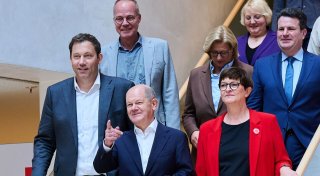 SPD will Steuersenkungen und Kaufprämie für E-Autos