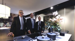Mit Fotos und Video: Unternehmen Nobilia im Kreis Gütersloh zeigt die neuesten Trends