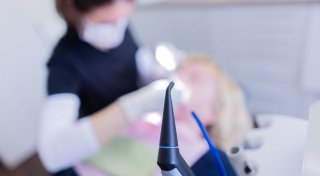 Wie sinnvoll ist die professionelle Zahnreinigung?