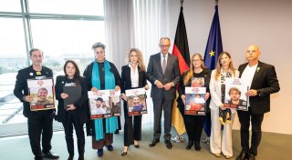 Geisel-Angehörige hoffen auf Hilfe des Kanzlers
