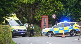 Bus in England verunglückt - Ein Kind tot, viele Verletzte