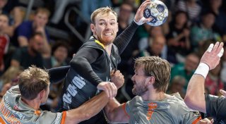 Füchse gewinnen in letzter Sekunde gegen Dinamo Bukarest