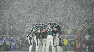 Sieg im Schnee: Eagles Gegner der Commanders in NFL-Playoffs
