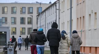 Mehr Asylbewerber bekommen staatliche Leistungen